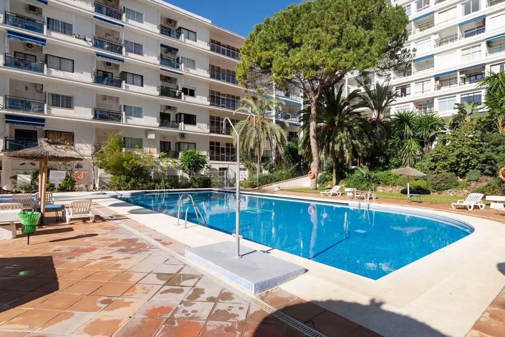 Pool Skol Apartments